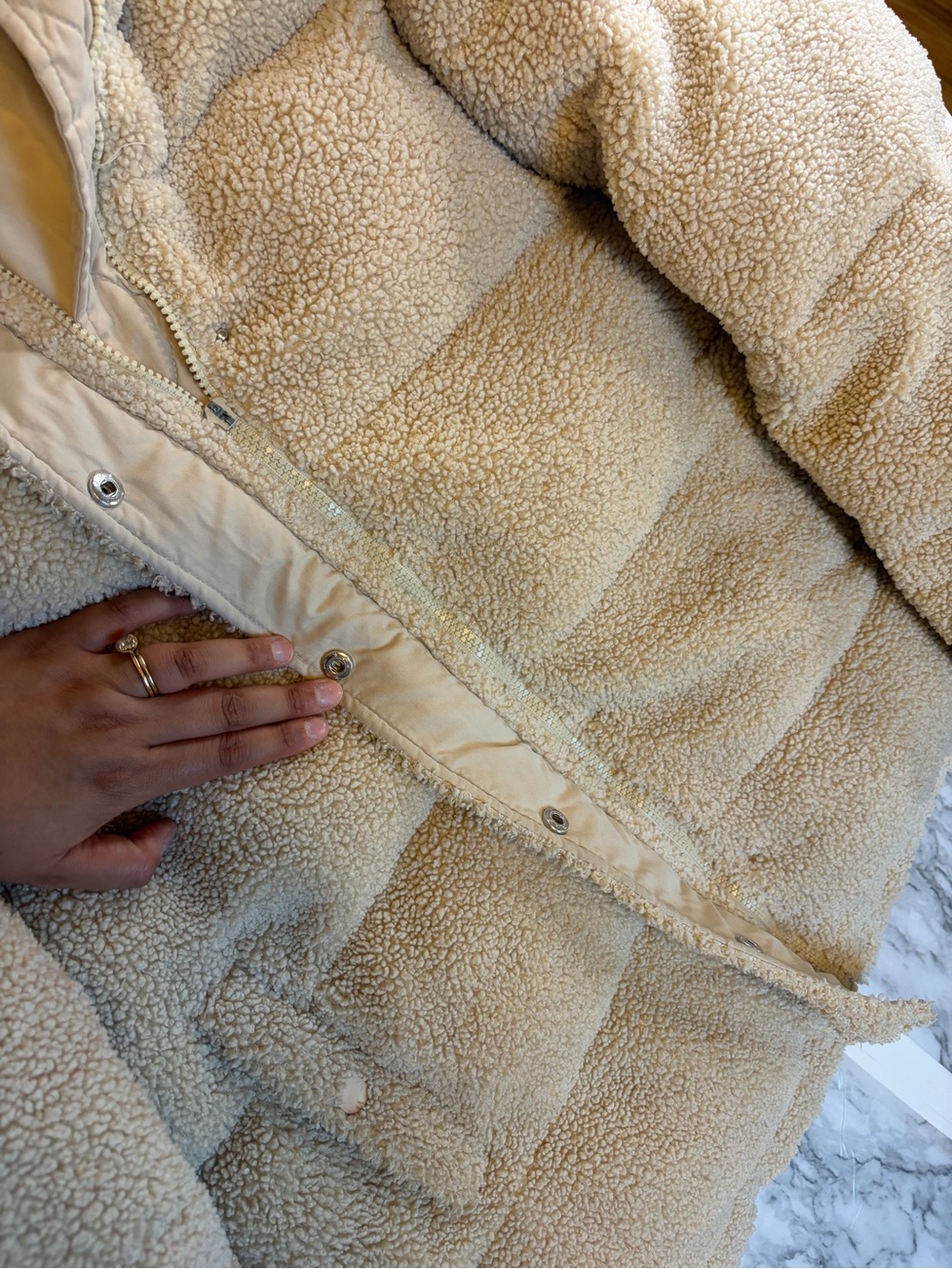 Good American  Cream Sherpa Puffer Jacket with Hood in size 2 - Picture 6 of 13